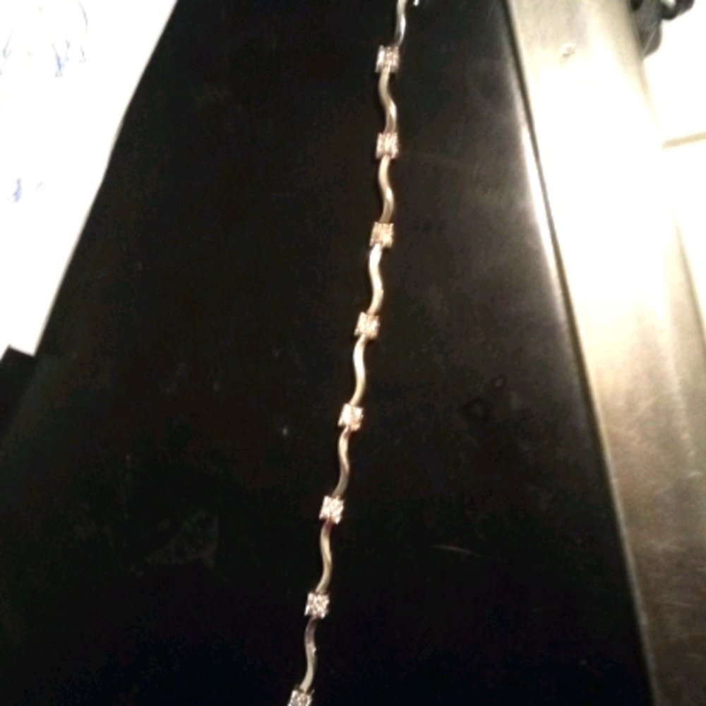 14kt solid white gold diamond tennis bracelet